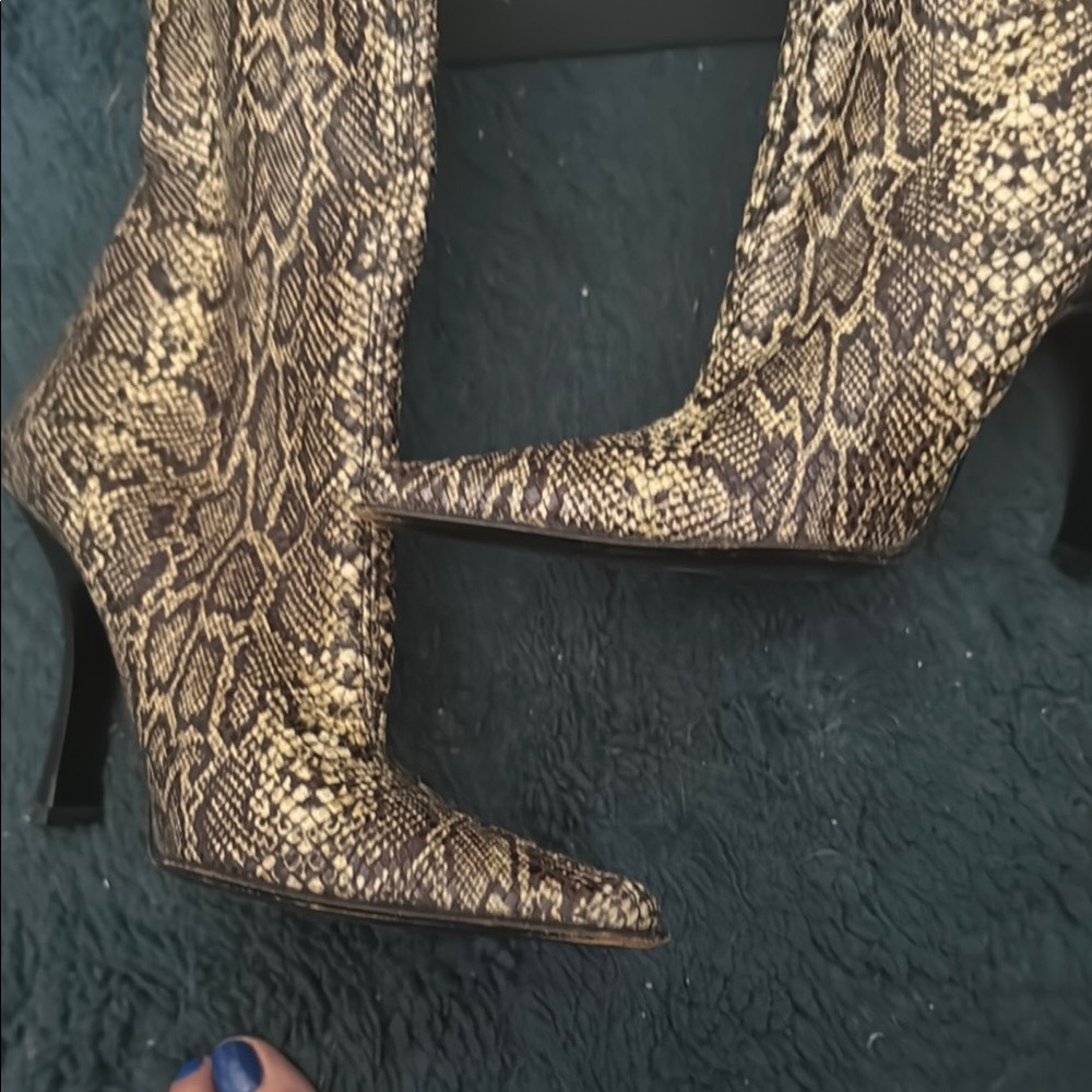 Snakeskin Patterned Boots - image 4